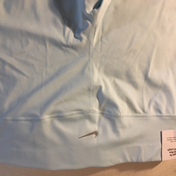 NWT Nike Dri Fit Tight Fit - Mid Rise 7/8 length - Picture 4 of 6